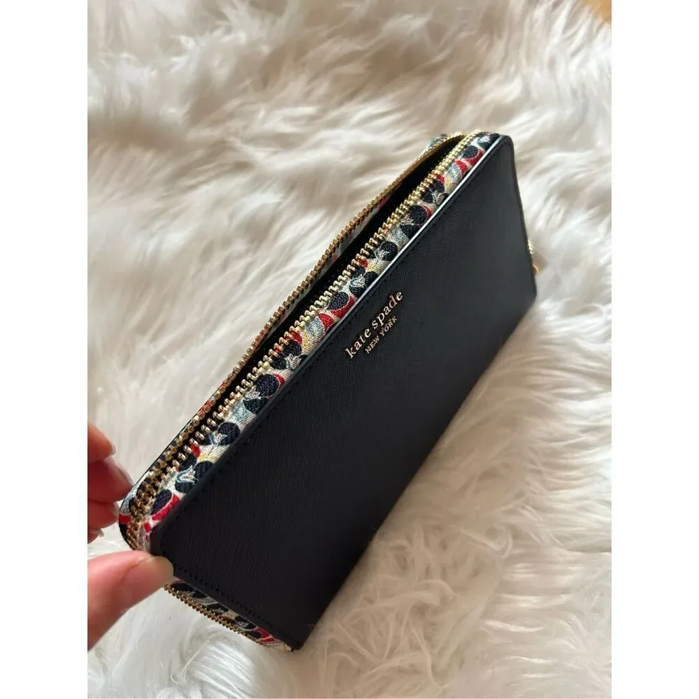 Kate spade dark blue navy wallet in excellent condition 8x4